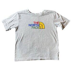 The North Face Kids Light Gray T-Shirt with Colorful Logo Sz 6 Short Sleeve